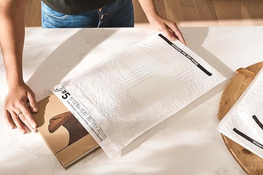 Duck Brand #5 Gusseted Self Seal Poly Bubble Mailer Lined with Bubble Cushioning for Shipping and Mailing, White, 10.5 In x 15 In, 100 Pack (287993)
