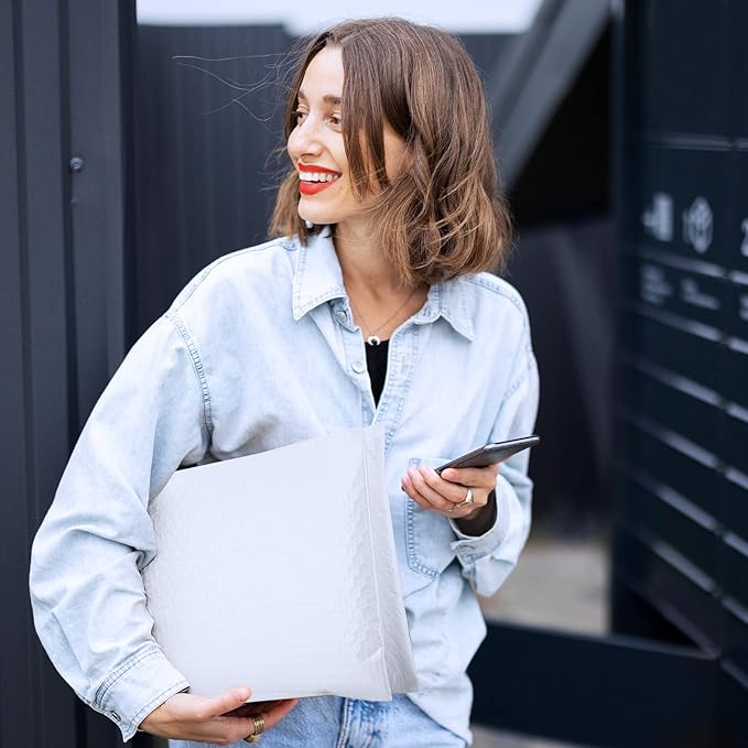 Fuxury White Bubble Mailers 10.5x16" 40 Pack,Padded Envelopes Self Seal | Usable Size 10.5x15" Waterproof Padded Mailer Bubble Envelopes Shipping Mailer for Clothing,books,Packaging&Small Business