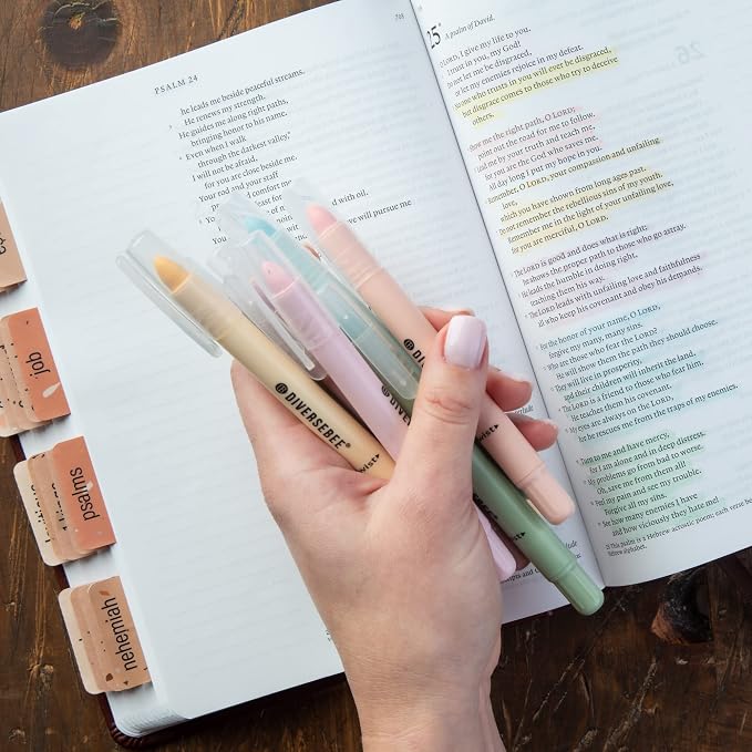 DIVERSEBEE Bible Highlighters and Pens No Bleed (Pastel) | 8 Pack Assorted Colors Gel Highlighters Set, Cute Bible Markers for Study Journaling School Supplies and Accessories