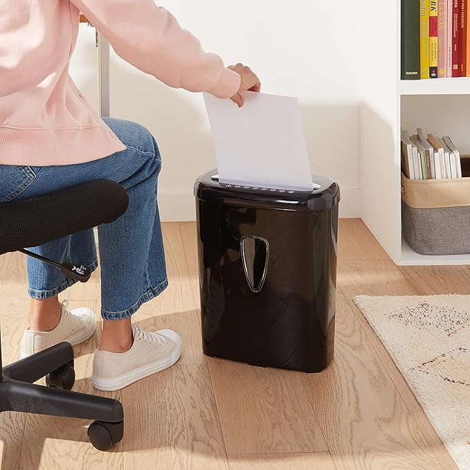 Amazon Basics 6 Sheet High Security Micro-Cut Paper and Credit Card Shredder, P-4 Security Level, Easy to Empty, Black