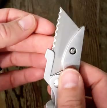 Serrated Blades for Utility Knife – TWO 10 Packs Heavy Duty Saw Razors for Box Cutter in Convenient Storage Box – Serrated Edge Razors 10 Packs, Standard Size - Fits Most Cutters & Knives