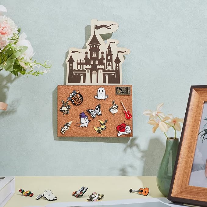BENECREAT 9.37x5.91 Inch Flag Castle Cork Display Board, Bulletin Display Board with Wood Frame for Brooch Pin Storage Jewelry Organizer Office Home Decor