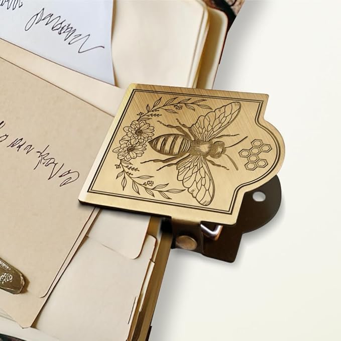 ANATTASOUL Travel Journal Clip Vintage Bee Wreath Metal Book Clips, Decorative Heavy Duty Journal Clips to Hold Journal Open for Notebook, Photo, Book, Paper, Bookmark, Office Kitchen Home DIY Use
