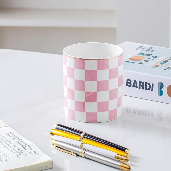 Ceramic Checkered Pen Holder For Desk Cute Stand Gold Line Pencil Cup Pot Desk Organizer Makeup Brush Holder for Girls,Women (Pink-white)