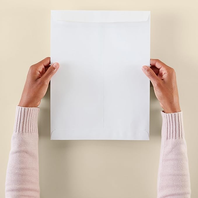 Amazon Basics Catalog Mailing Envelopes, Peel and Seal, 10x13 Inch, White, 250-Pack