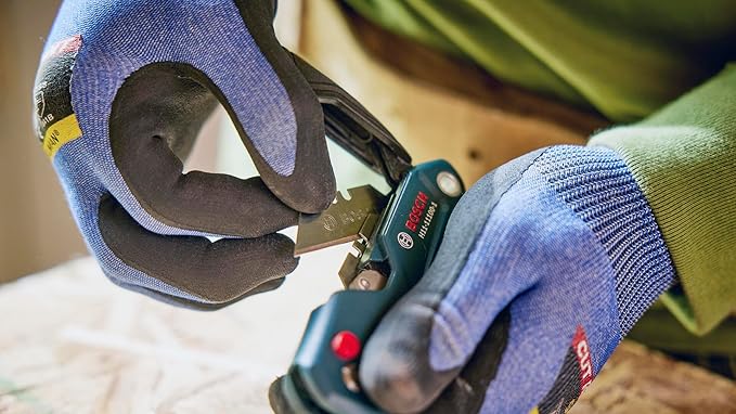 BOSCH H11-11100-1 Folding Utility Knife | Compact, Portable, and Durable with Integrated Blade Storage, Thumb Rest, and Includes Belt Clip, Strap Cutter, 3 Blades