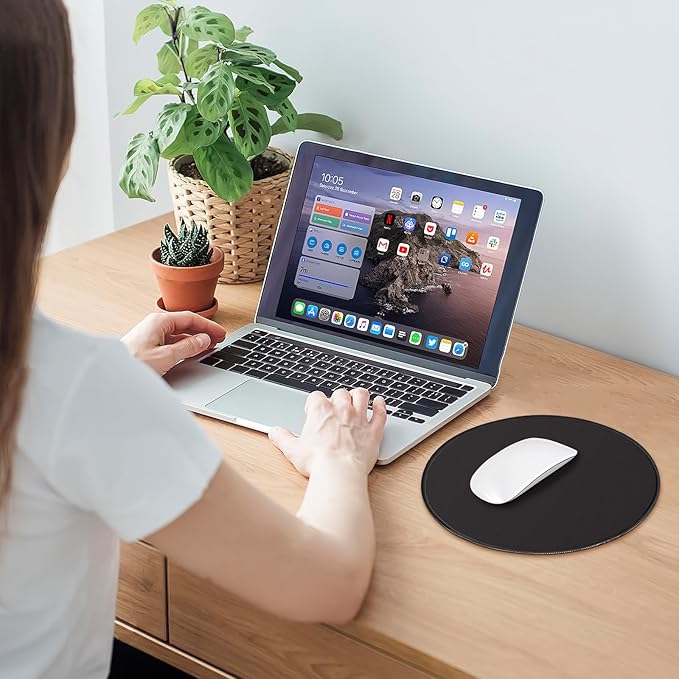 Round Mouse pad, high-end Texture, Sewn Edge Design, Anti-Slip Rubber Base. 8.6 x 8.6 inches (Black)