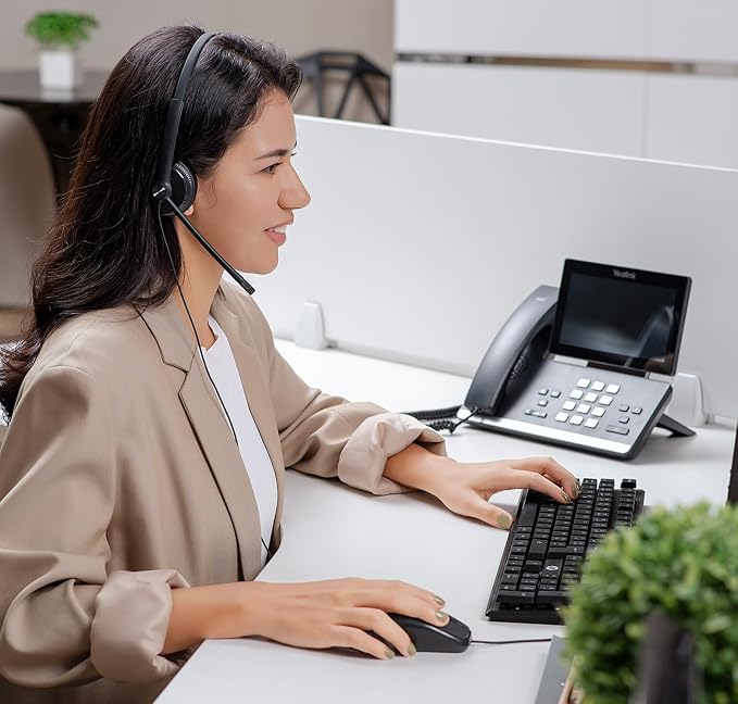 Yealink UH34 Lite USB Wired Headset,Teams Certified, in-Line Controls | Headphones with Noise Cancelling Microphone, Dual-ear, Laptop Computer PC, Home Office Online Class Meetings, Zoom & UC