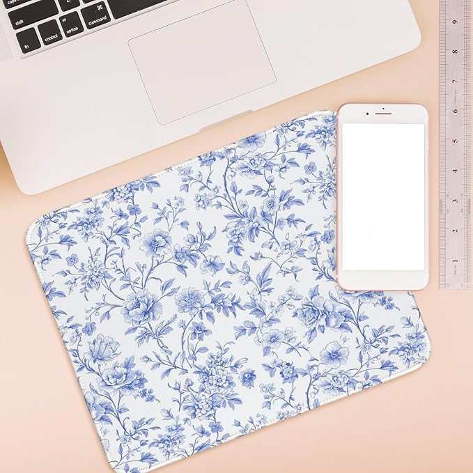 UTELKA Light Blue Floral Mouse Pad, Blue White Mousepad 10.2x8.2 | Blue And White Traval Mouse Pad, Flroal Desk Accessories, Aesthetic Mouse Pad, Chinoiserie Office Decor, Light Blue Desk Mat