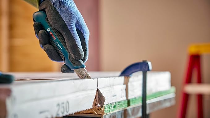 BOSCH H11-12100-1 18mm Snap-Off Utility Knife | Soft Grip, Slider Mechanism, and Integrated Blade Snap
