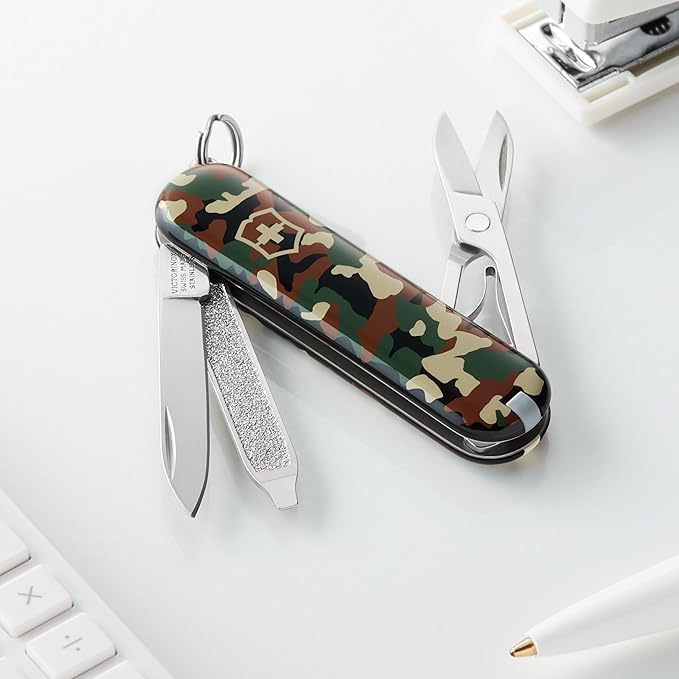 Victorinox Classic SD Swiss Army Knife, Compact, 7 Functions, Swiss Made Pocket Knife with Small Blade, Screwdriver and Key Ring - Camouflage