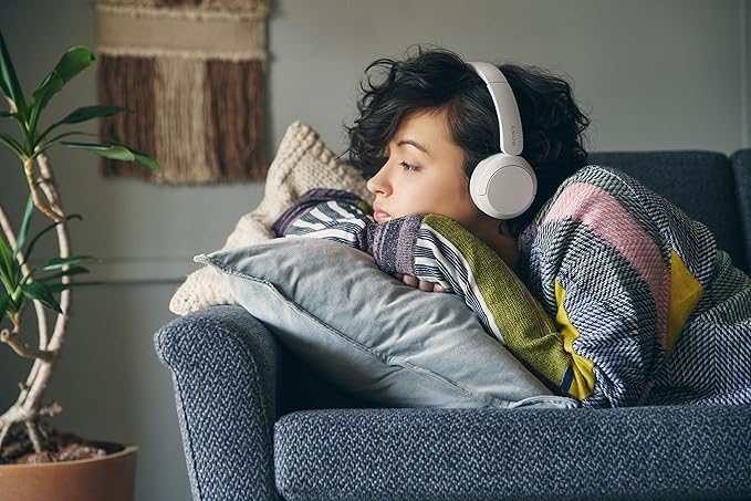 Sony WH-CH520 Wireless Headphones Bluetooth On-Ear Headset with Microphone and up to 50 Hours Battery Life with Quick Charging, White