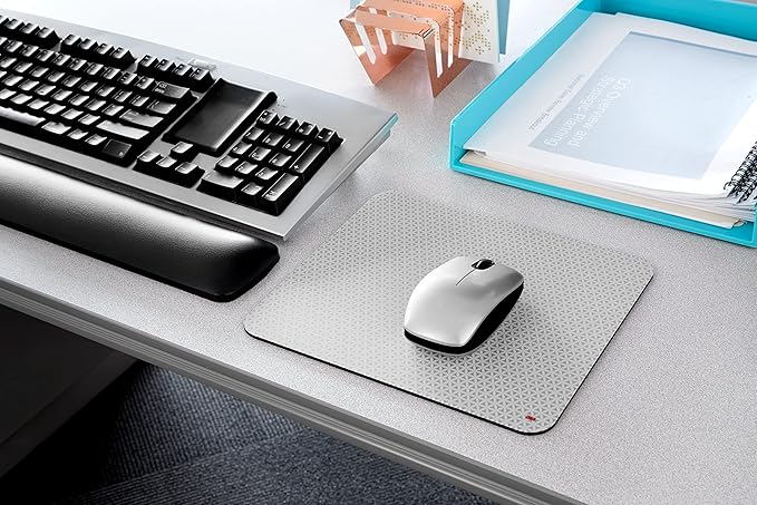 3M Precise Mouse Pad Enhances the Precision of Optical Mice at Fast Speeds, Easy to Clean, Stays in Place, 9 in x 8 in (MP114-BSD1)