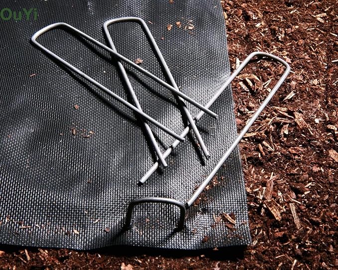 Landscape Staples 6 Inch Black Anti-Rust Garden Stakes 11 Gauge | 100 Pack Sod Yard Pins Heavy Duty Lawn Stake for Fence, Weed Barrier Fabric, Ground Cover, Ground Decorations, Chicken Wire